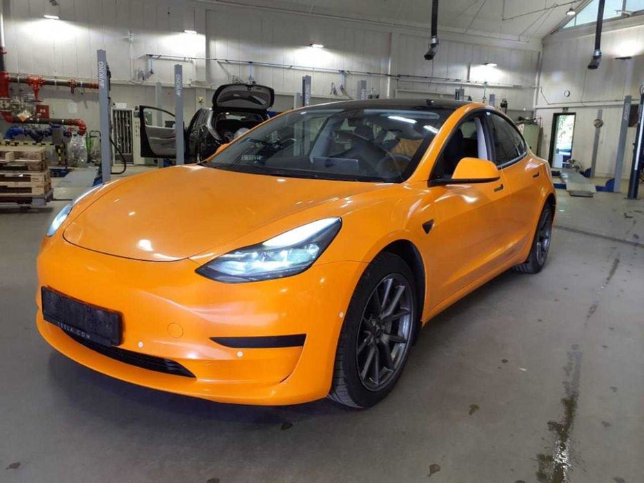 Tesla Model 3 Standard Range Plus 2021, Колеса (зима / літо) + зарядка