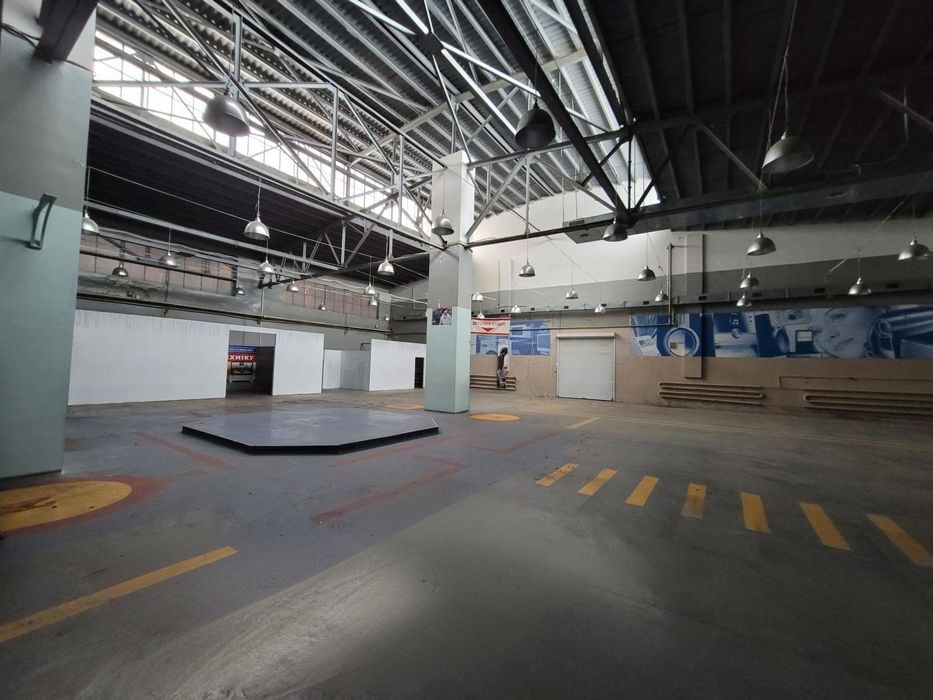 Оренда приміщення 935м2 перший поверх