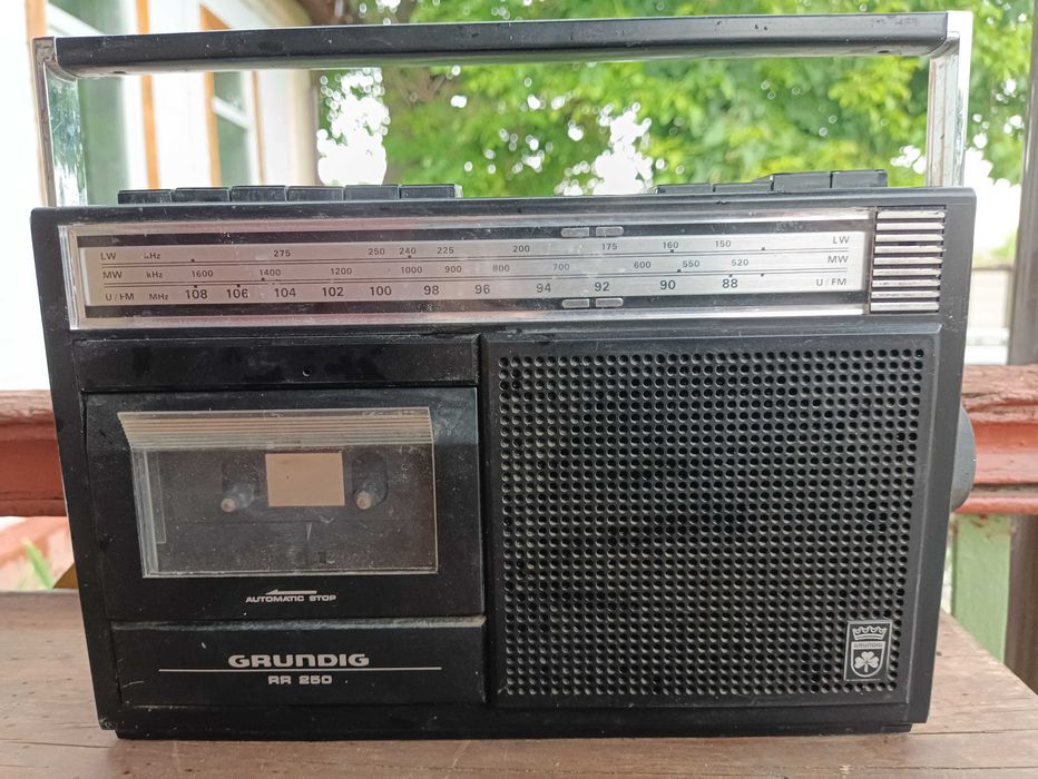 Радіо-магнітофон Grundig RR 250
