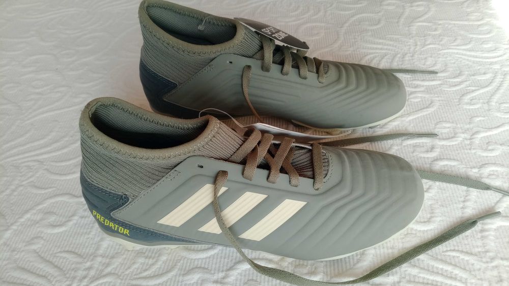 Chuteiras novas ADIDAS PREDATOR n°37,5.