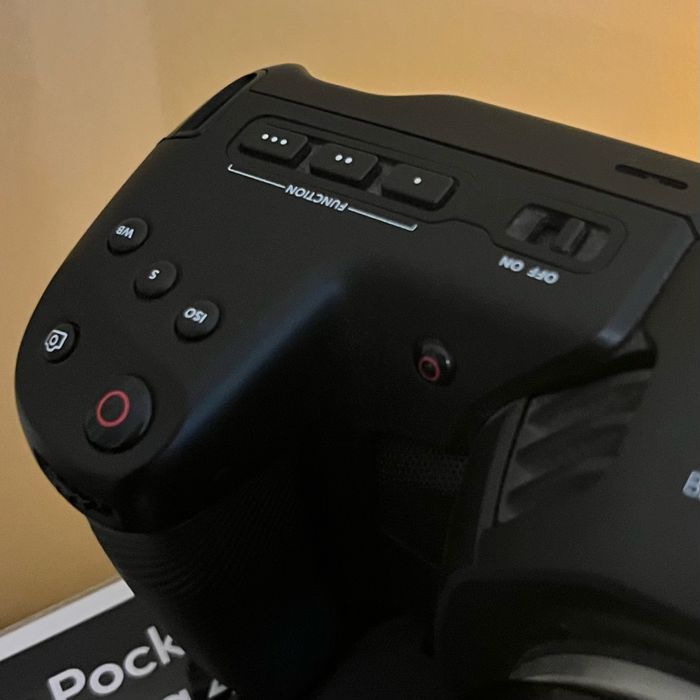 Blackmagic Pocket Cinema Camera 4K + Lumix 12–35mm f/2.8 II + DaVinci Resolve Studio