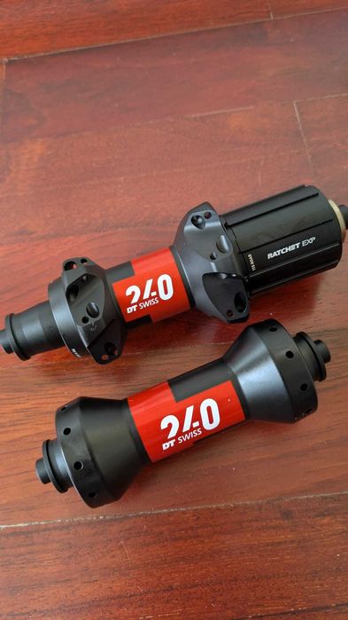 Cubos DT Swiss 240 NOVOS (Nunca Montados) - 9mm QR - Topo de Gama para Clássicas/Restauração