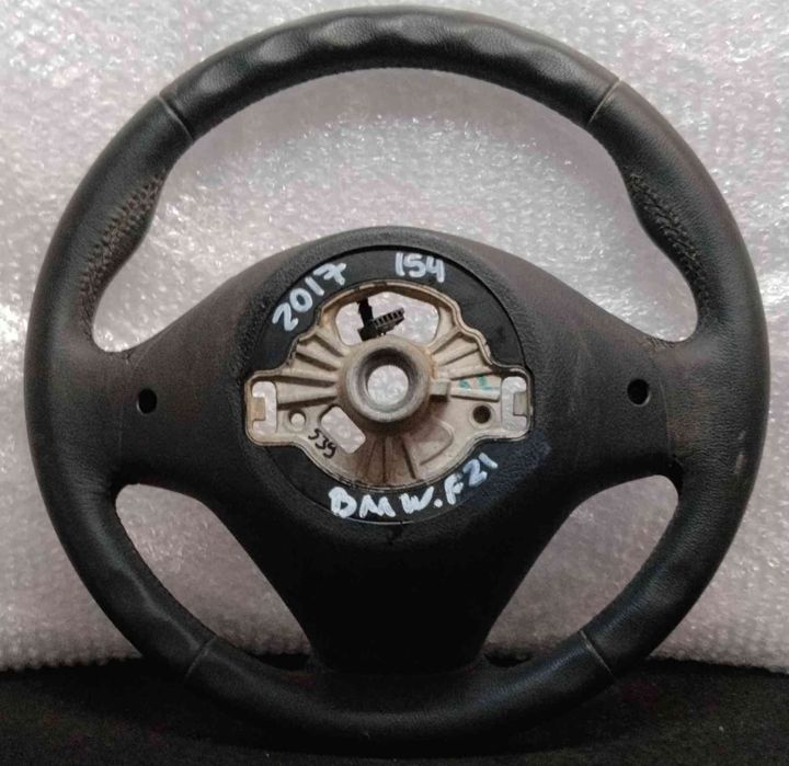 Volante de Direção 62560033E - BMW 1