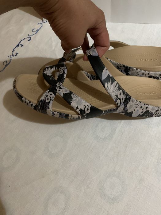 Жіночі Crocs великого розміру