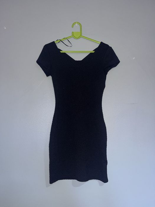 Vestido aberto nas costaso