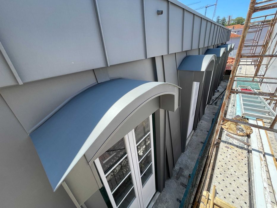 Serviços Profissionais de Telhados em Zinco – Qualidade e Durabilidade