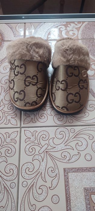 Тапочки домашні від Gucci