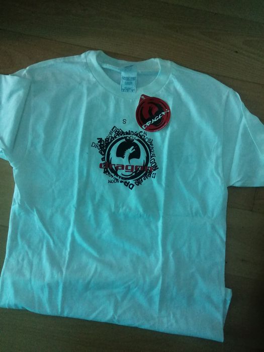 T-shirt, dragon, nova com etiqueta, tamanho Médio