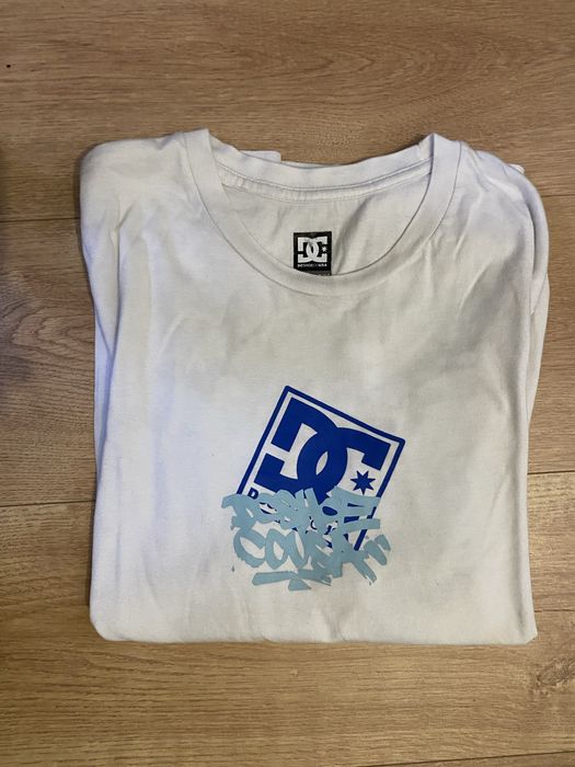 Two DC T-Shirts    …..64741260272001121