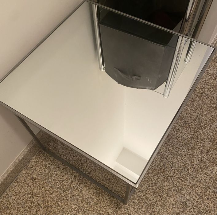 Mesa de sala em vidro