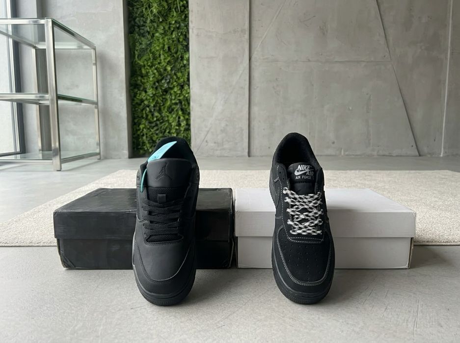 Нові кросівки Nike
