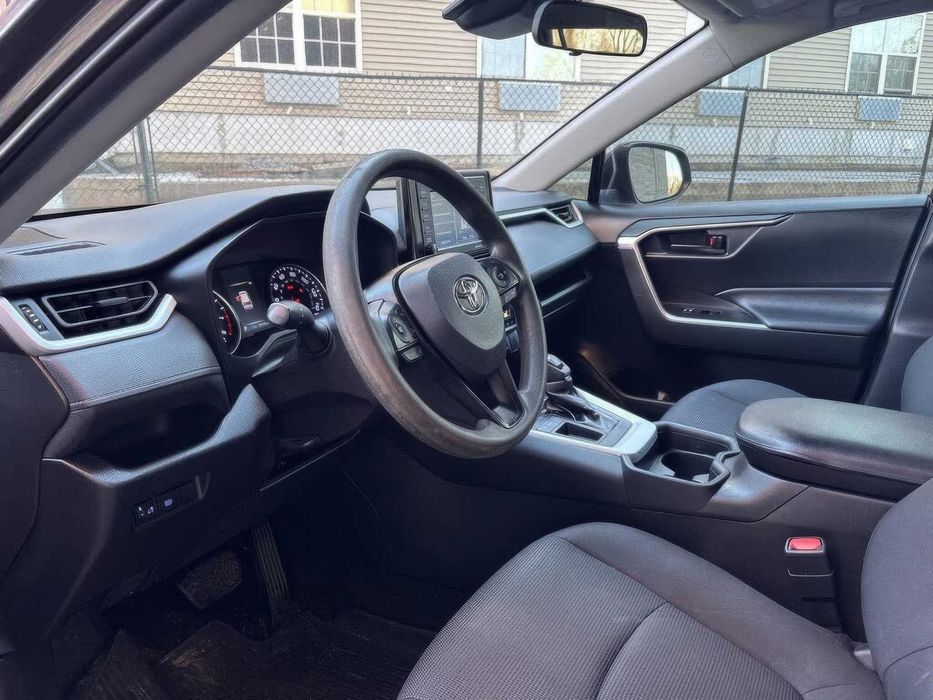 Toyota RAV4      2020