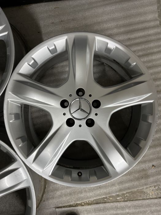 Диски Mercedes R19 5x112 Et60 8J. ML/GL. ITALY