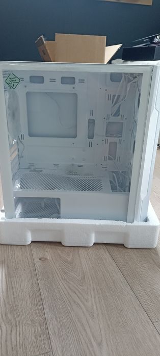 Obudowa MSI MAG Forge M100R jak nowa