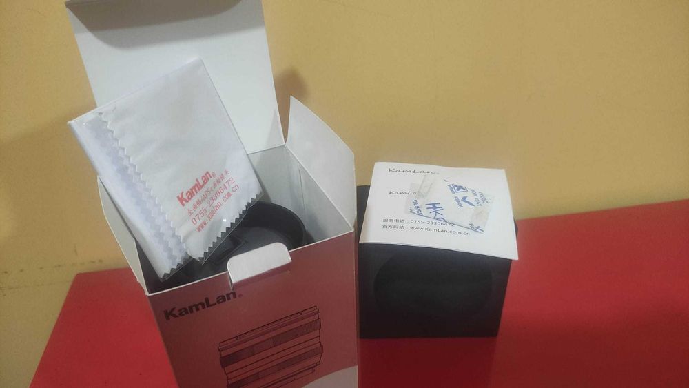 Lente Kamlan 50mm f/1.1 para câmaras Sony E.