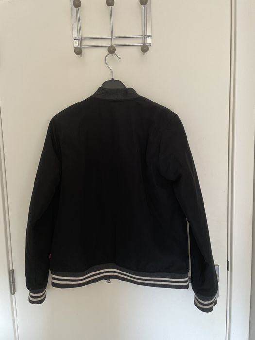 Casacos Levis e  colete benneton