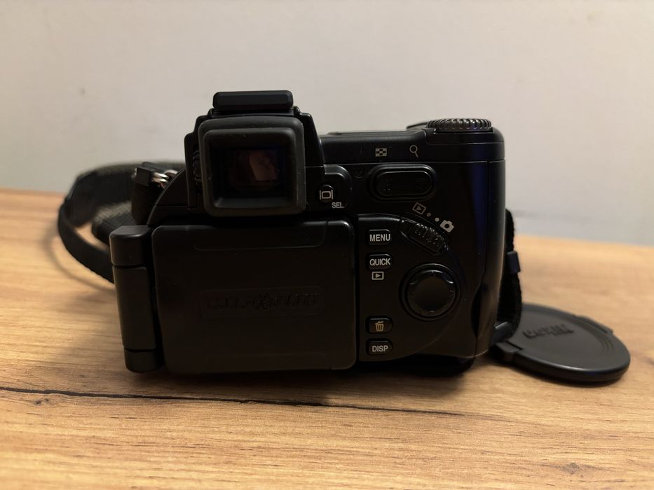 Nikon Coolpix 8700