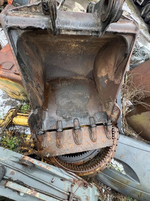 Ковші до ескаватора