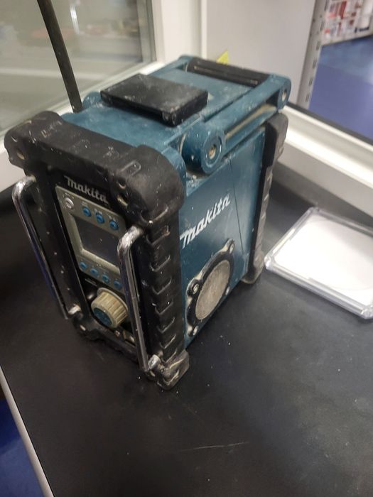 Radio Budowlane MAKITA BMR 100 Czyste basowe brzmienie! ZESTAW Komis