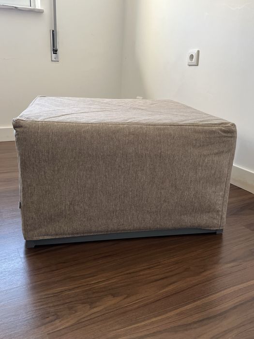 Pouf/Pufe que vira cama de solteiro Bo Concept