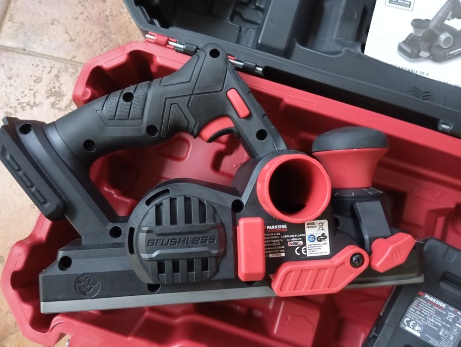 Plaina Parkside Performance 20V ,com bateria e carregador428676957844295685