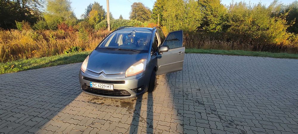 Автомобіль Сітроен С4 Гранд Пікассо