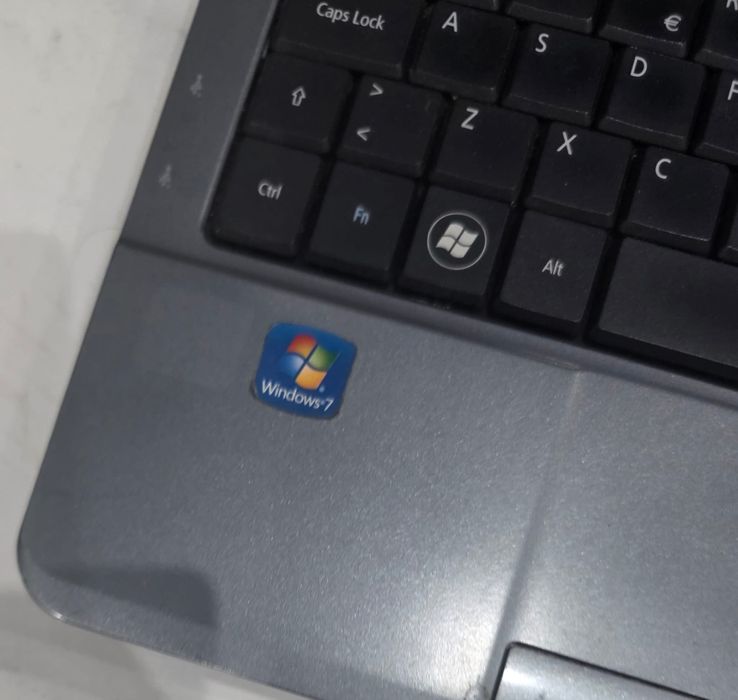 Portatil Acer  para arranjo ou peças sem memorias e Disco