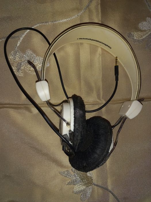 Навушники WeSC вживані