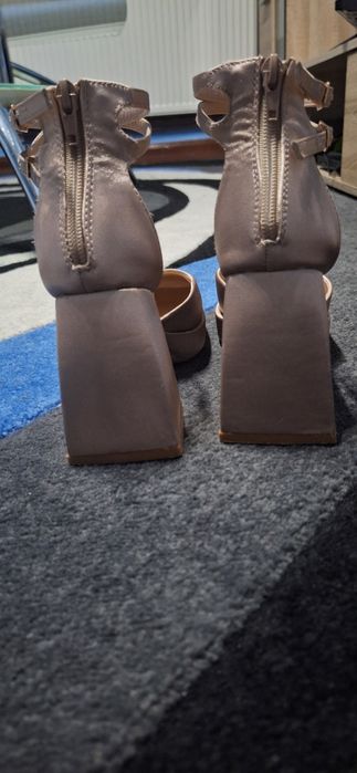 Buty czółenka sandały na platformie
