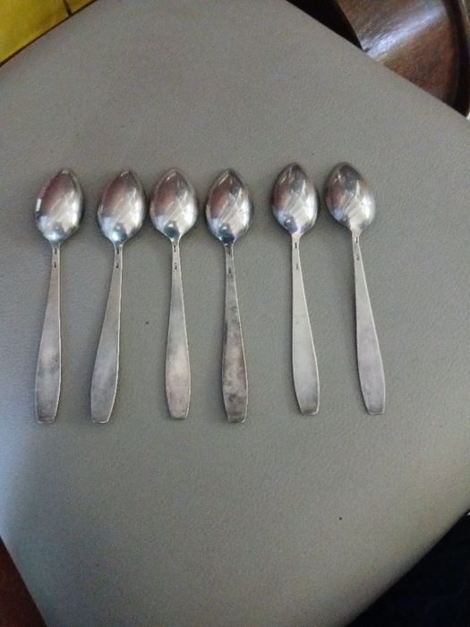 Łyzeczki do herbaty z emalią