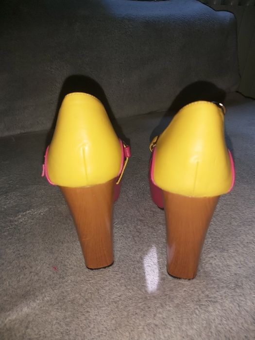 Oryginalne, z naturalnej  skóry wysokie buty r. 38
