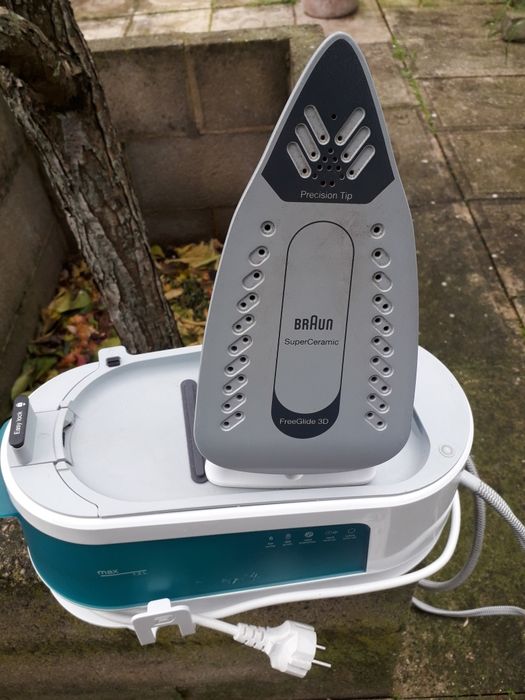 Ferro engomar profissional Braun com caldeira