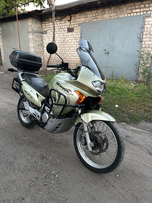 А мотоцикл Honda transalp 650
