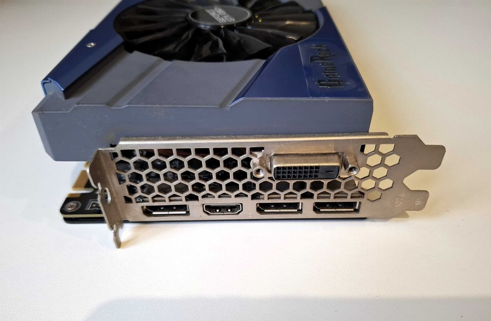 Karta graficzna PALIT GeForce GTX 1080Ti 11GB - delikatna wada