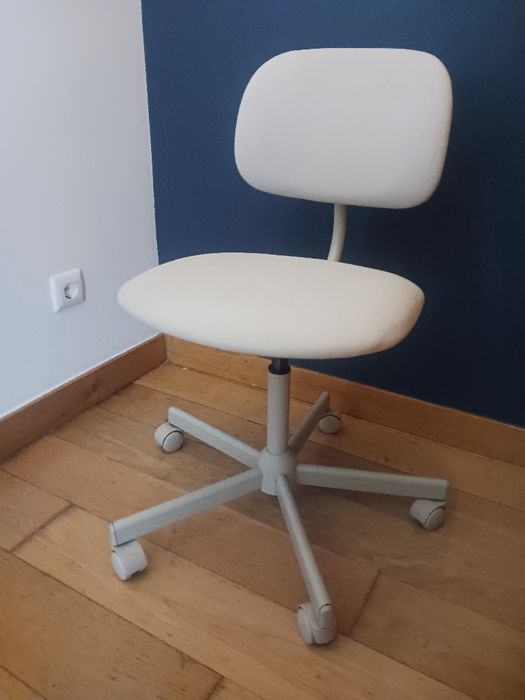 Cadeira giratória BLECKBERGET  IKEA (bege)