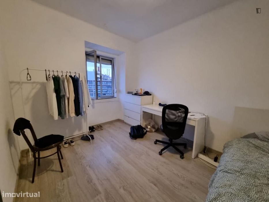 Quarto - localizado em Alcântara Lisbon