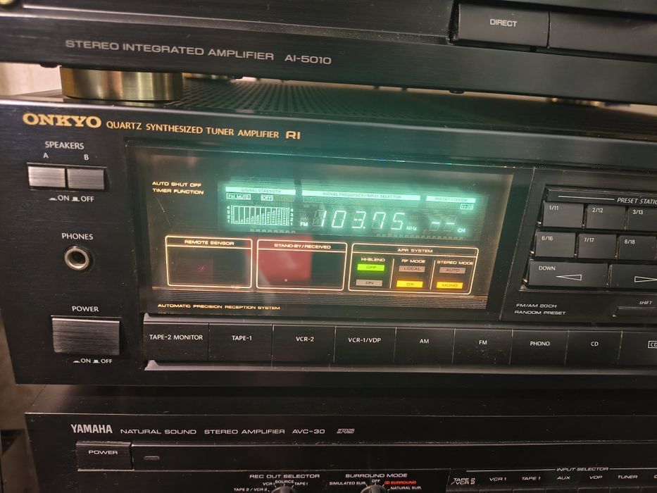 ONKYO Amplituner R1 QUARTZ TX-7630