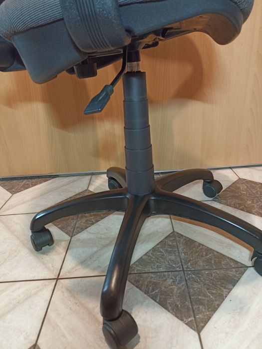 Кресло стул стілець