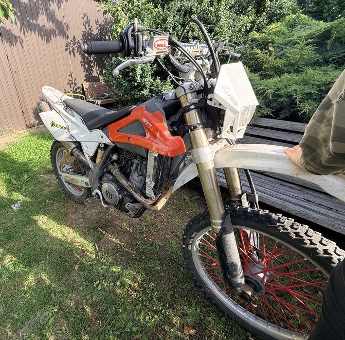 Husqvarna TE510 2009 – mocne enduro/cross 510 cm³