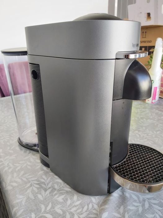 Máquina Nespresso Vertuo Plus