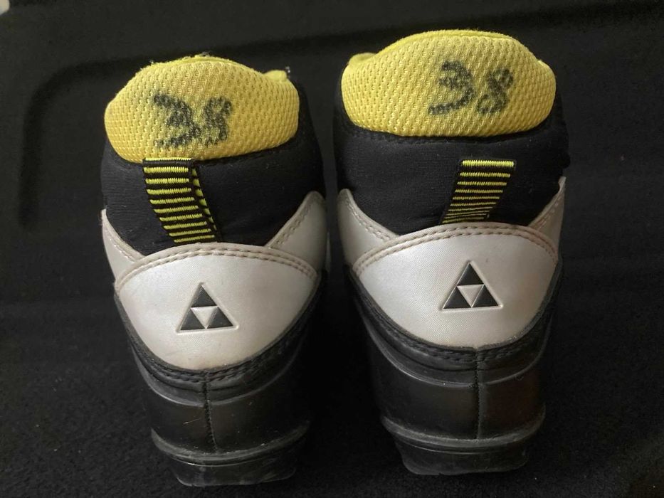 Buty do nart biegowych Fischer 38 SNS