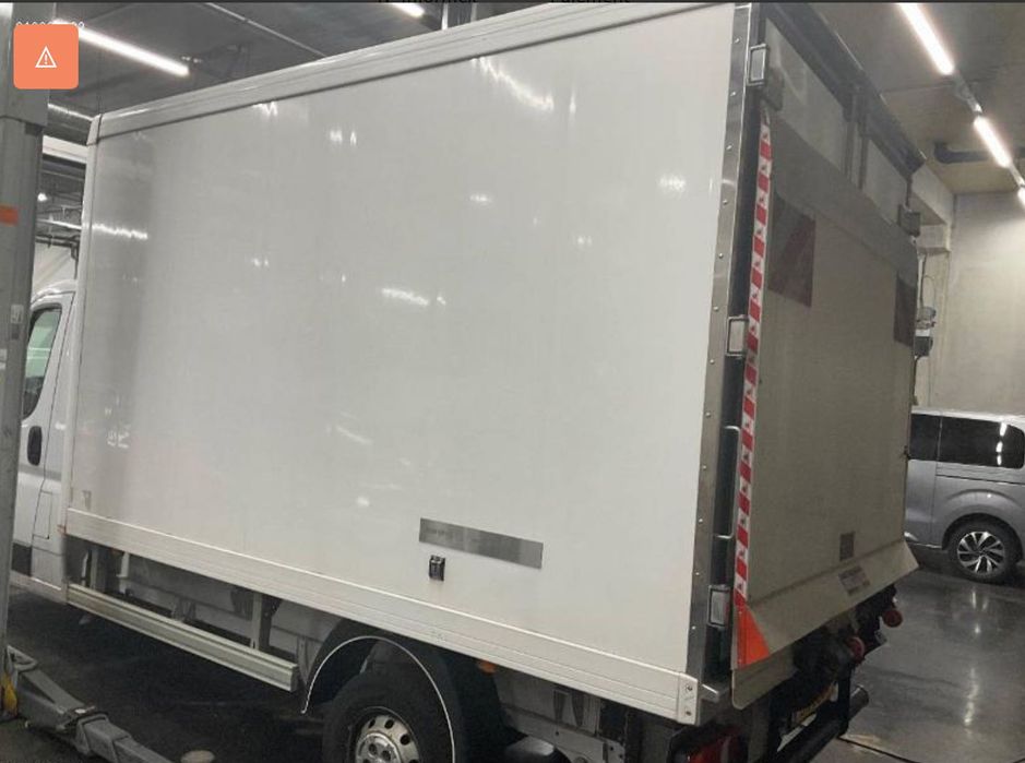 Wynajem wypożyczalnia podnośnik koszowy zwyżka 12 M na samochodzie