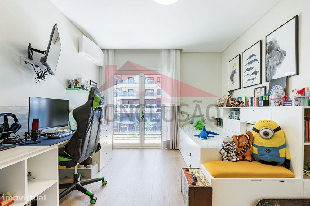 Terraços da Ponte - T3 em ótimo estado com garagem e arrecadação