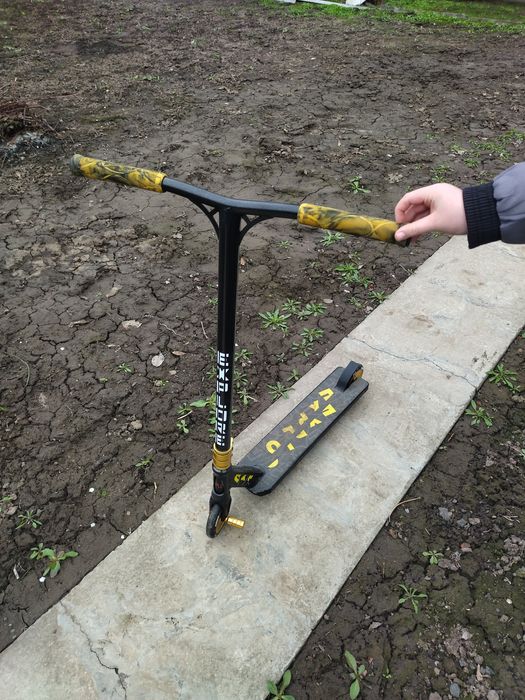 Трюковой самокат