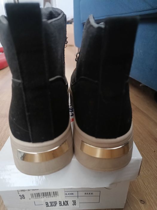 Buty na wyższej podeszwie seastar