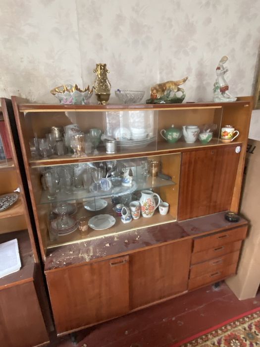 Безкоштовно віддам старі МЕБЛІ