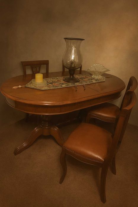 Mesa jantar extensível em carvalho maciço e 4 cadeiras em pele - NOVA