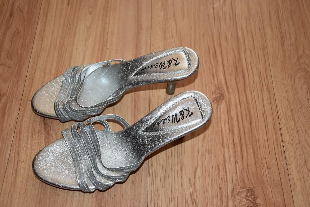 eleganckie srebrne klapki roz 39,5-40