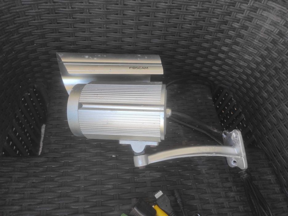 Câmara de segurança IP videovigilância exterior PoE FOSCAM FI9805E