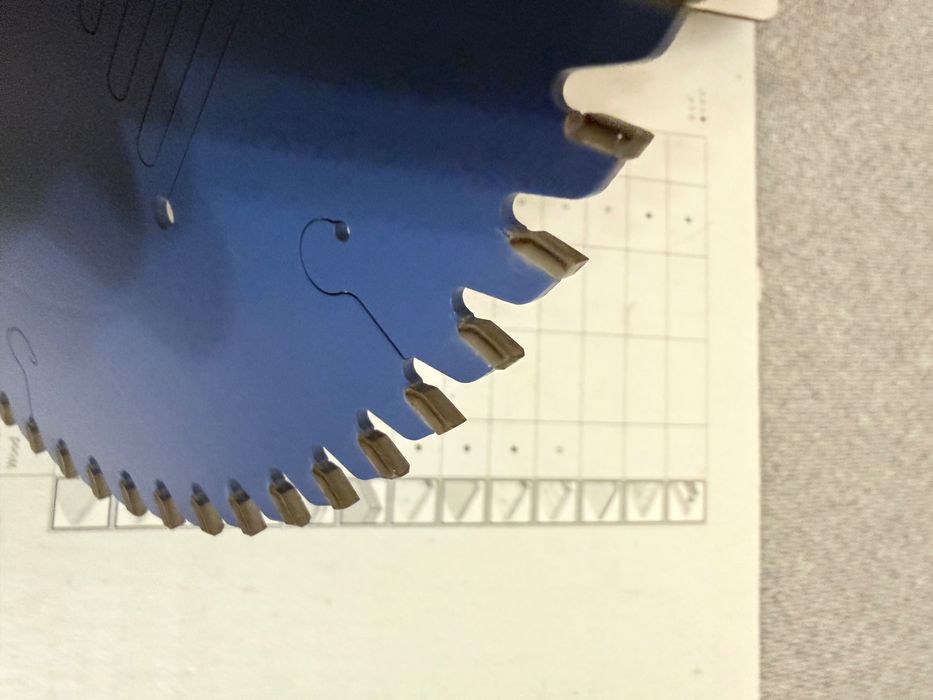 Disco de serra Bosch para chão laminado 216mm